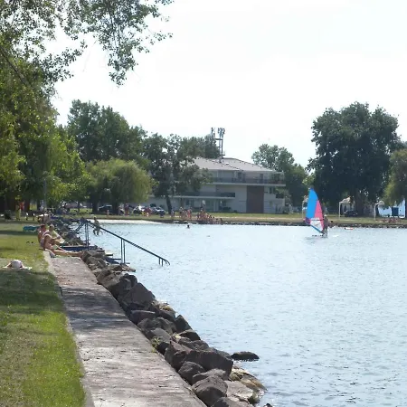 In Balaton 34704 Siofok